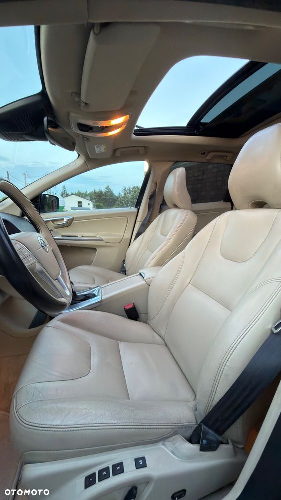 Volvo XC 60 D4 AWD Summum - 37