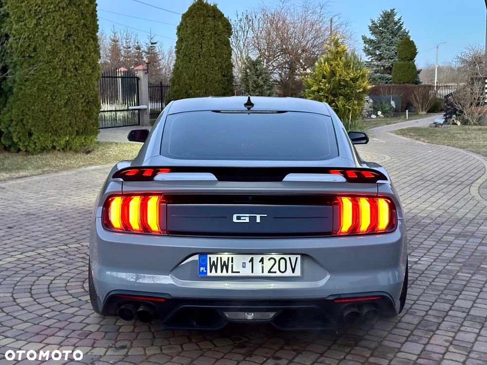 Ford Mustang - 4