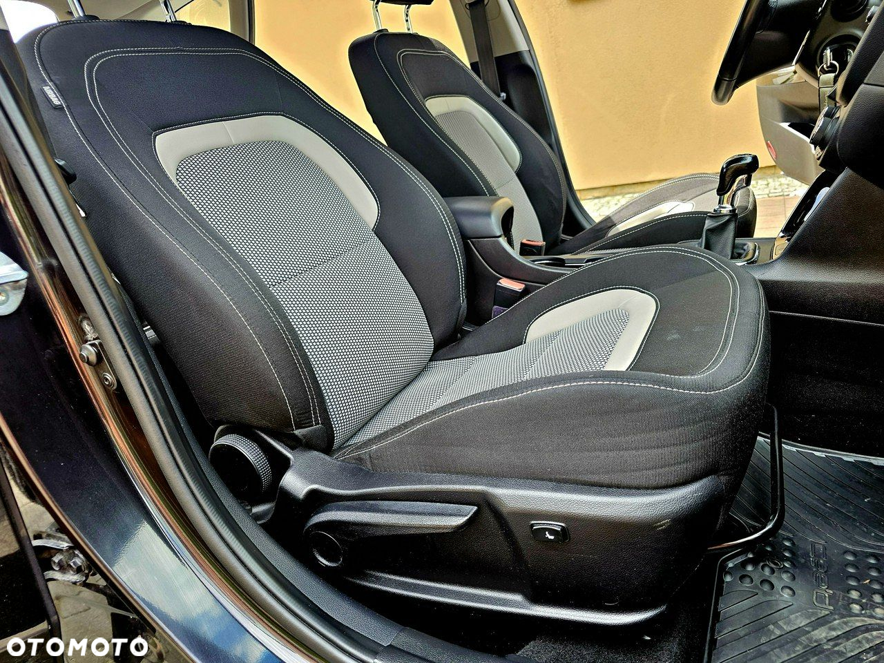 Kia Ceed - 14
