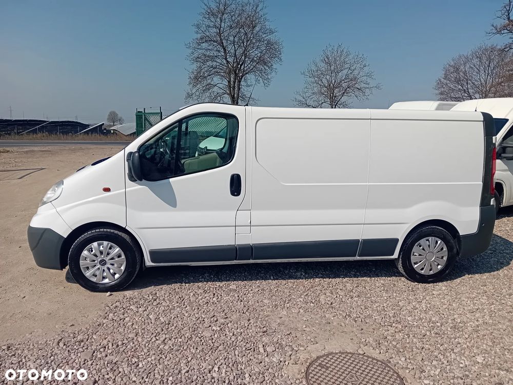 Opel Vivaro - 8