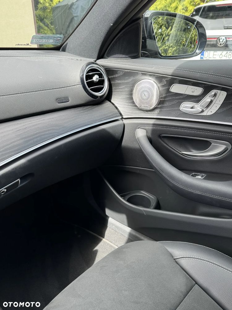 Mercedes-Benz Klasa E 220 d 4-Matic AMG - 28