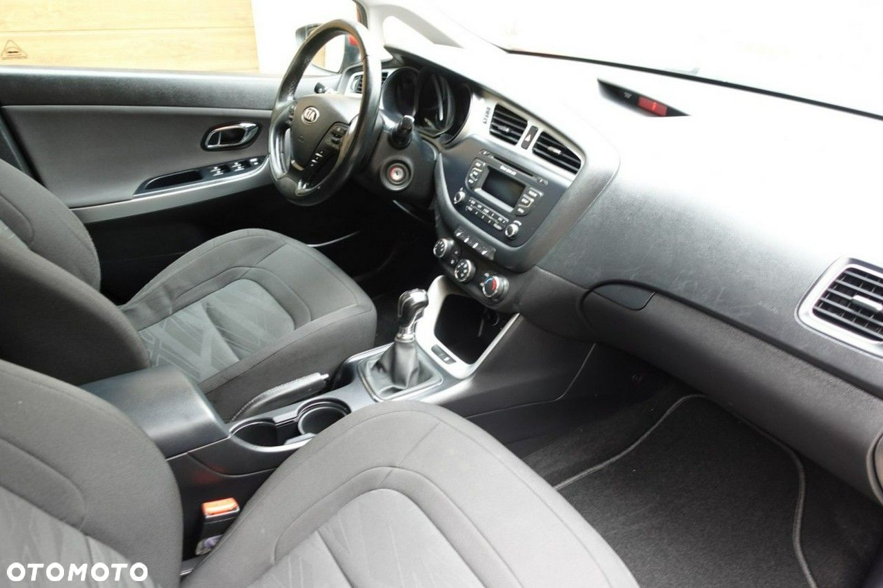 Kia Ceed - 12