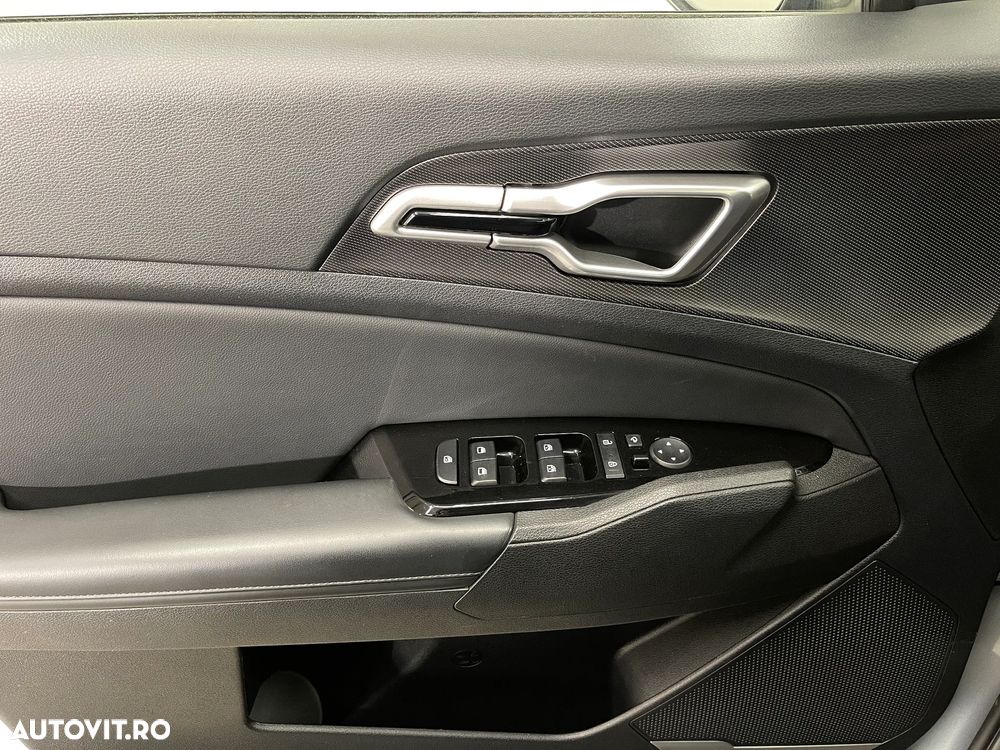 Kia Sportage 1.6 T-GDI HEV 6AT 4x2 Business Line - 28