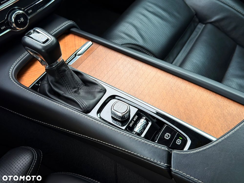 Volvo S90 D5 SCR AWD Inscription - 24