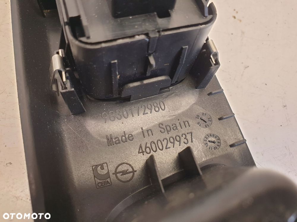 Opel Corsa F LEWY PANEL STERWANIA SZYBĄ przód - 7