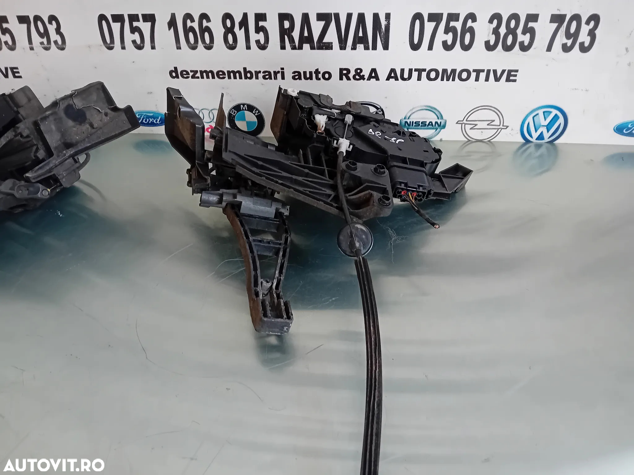 Broasca Blocator Incuietoare Stanga Dreapta Spate Ford Kuga 1 I Cod 8V4A-S26413-EA 8V4A-S26412-EA - 4