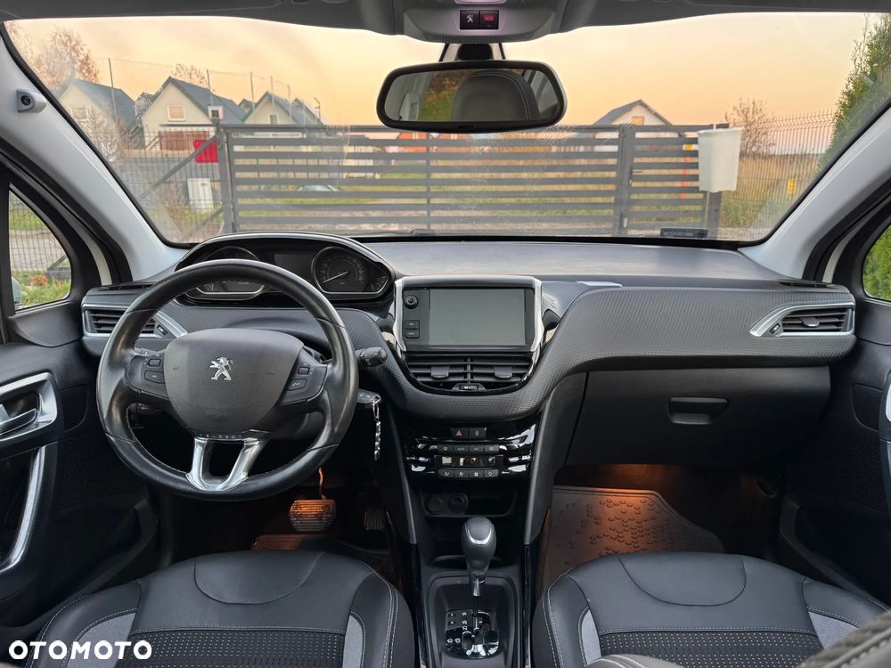 Peugeot 2008 1.2 Pure Tech Allure S&S EAT6 - 6