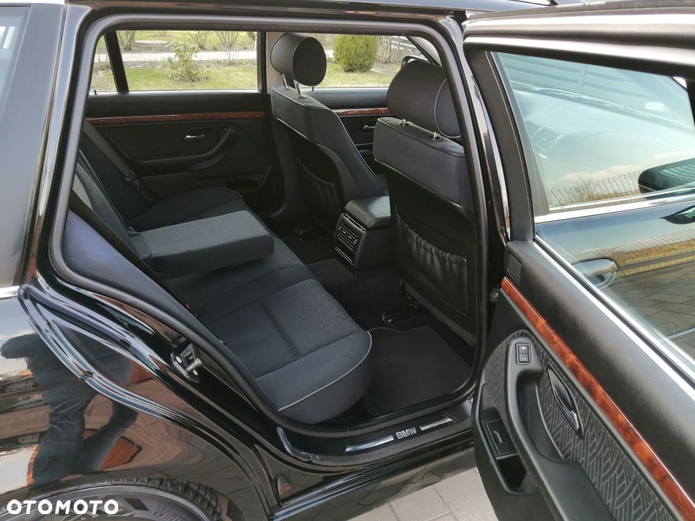 BMW Seria 5 520i Touring - 16