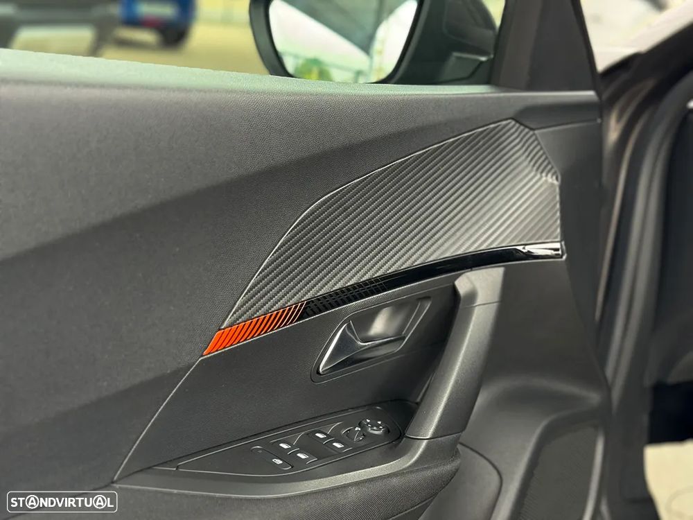 Peugeot 2008 1.2 PureTech Active Pack EAT8 - 9