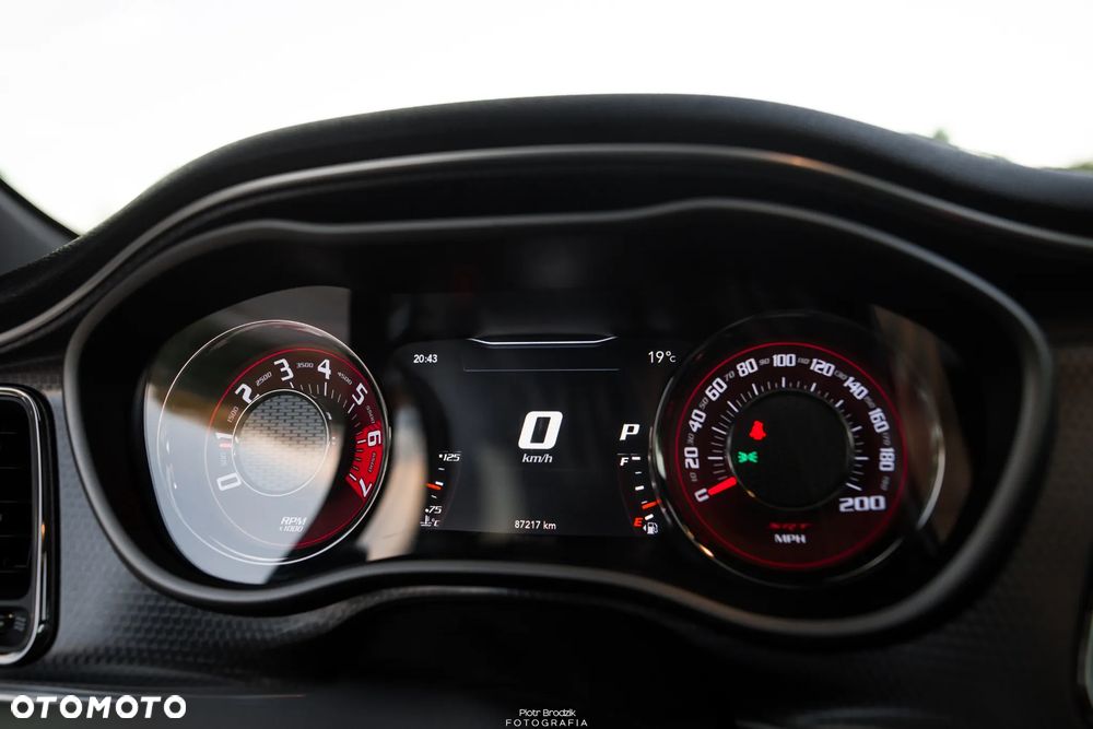 Dodge Challenger 6.2 Hellcat - 31