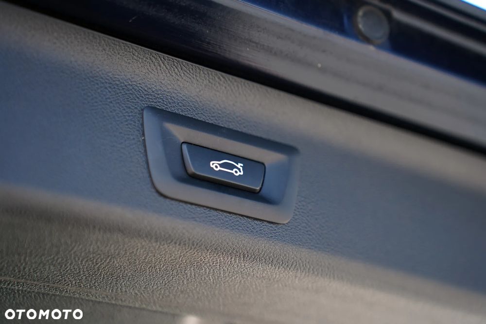 BMW Seria 5 520d Sport Line - 39
