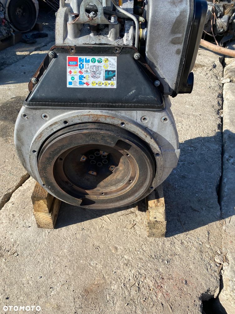 Silnik hatz 1d81 - 4