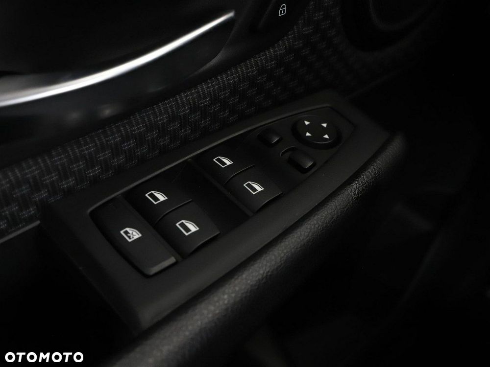 BMW Seria 2 220d xDrive - 33