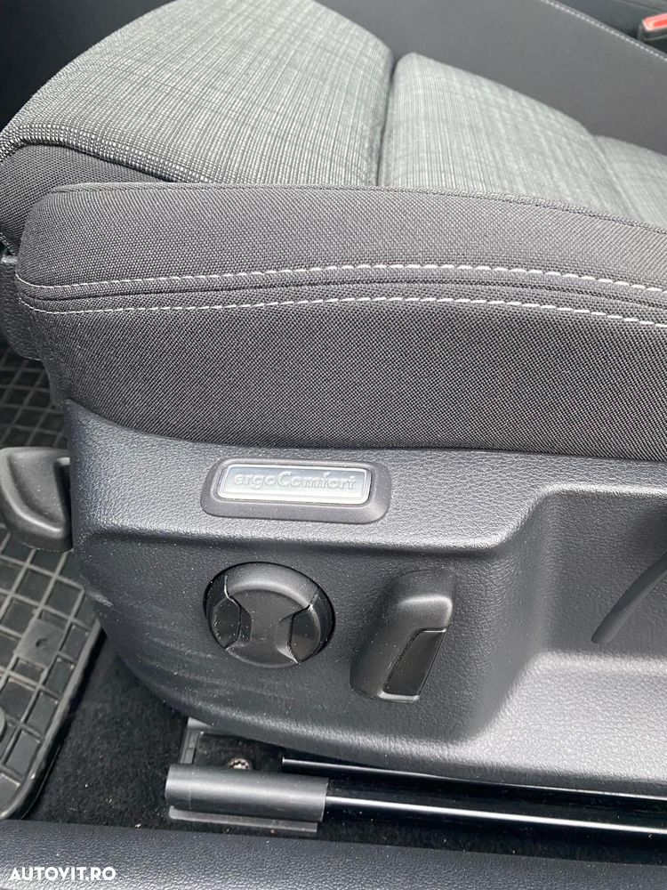 Volkswagen Passat Variant 2.0 TDI SCR DSG Business - 9