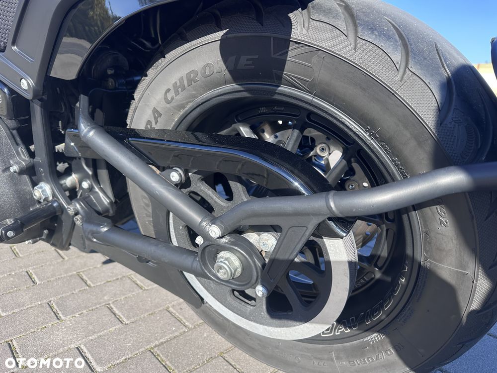 Harley-Davidson Softail Fat Bob - 10