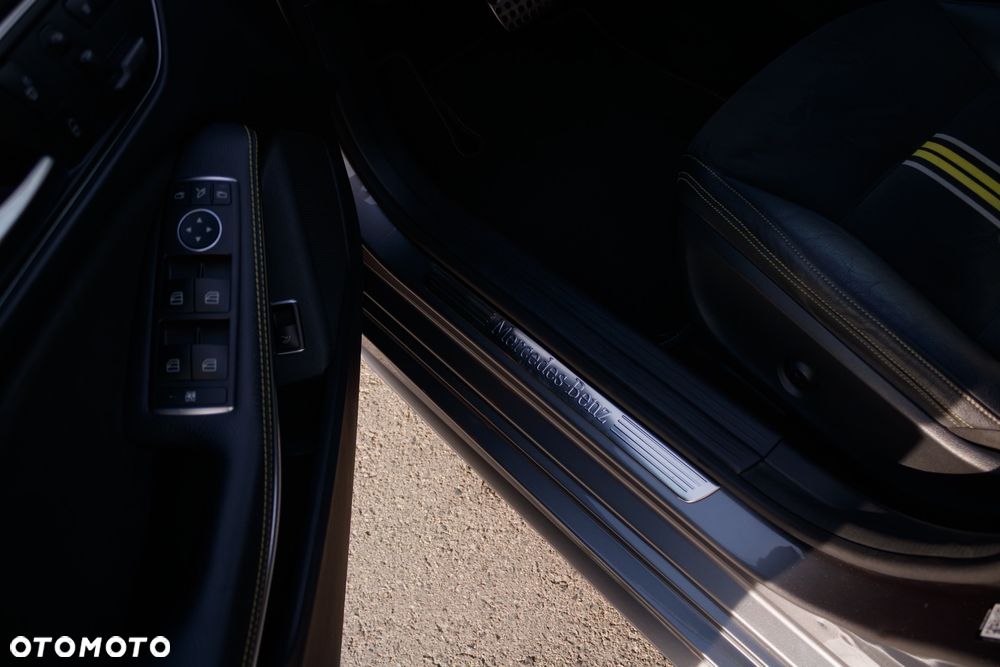 Mercedes-Benz CLA - 24