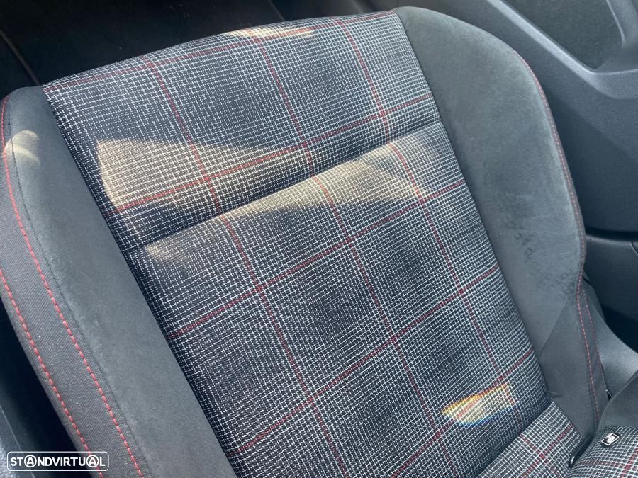 VW Golf 2.0 TSI GTI DSG - 6