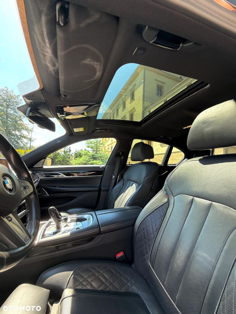 BMW Seria 7 745e - 14