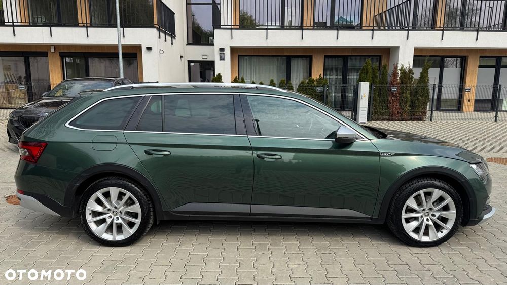 Skoda Superb 2.0 TDI SCR 4x4 Scout DSG - 9