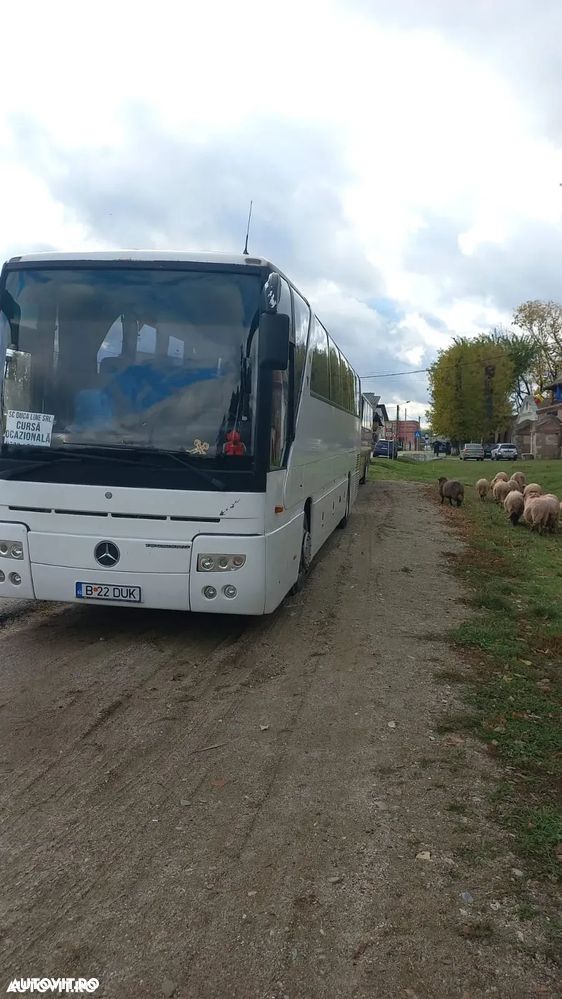 Mercedes-Benz TOURISMO - 2