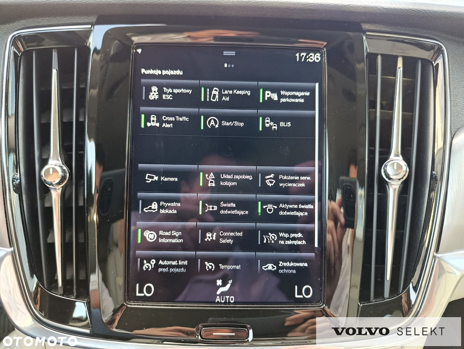 Volvo V90 Cross Country - 29