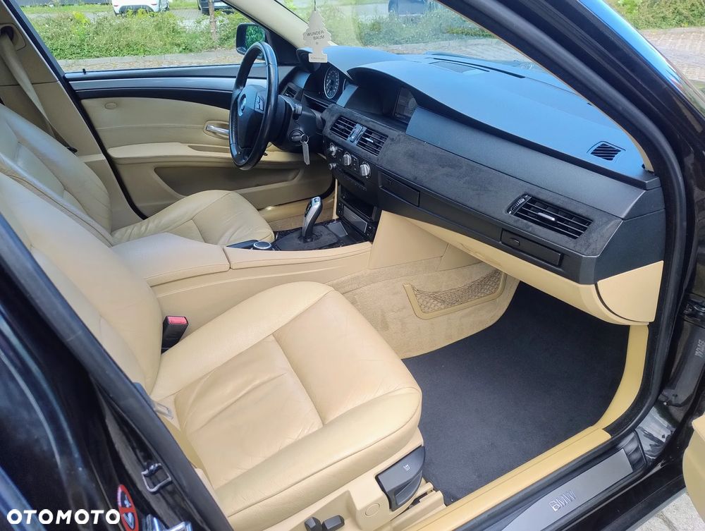 BMW Seria 5 523i Edition Exclusive - 15