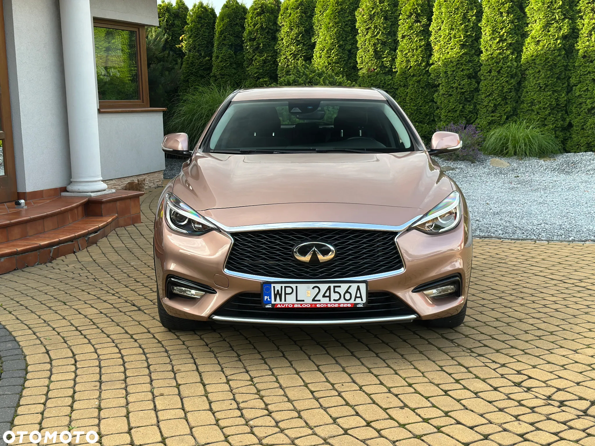 Infiniti Q30 1.5d Premium Tech Cafe Teak - 6