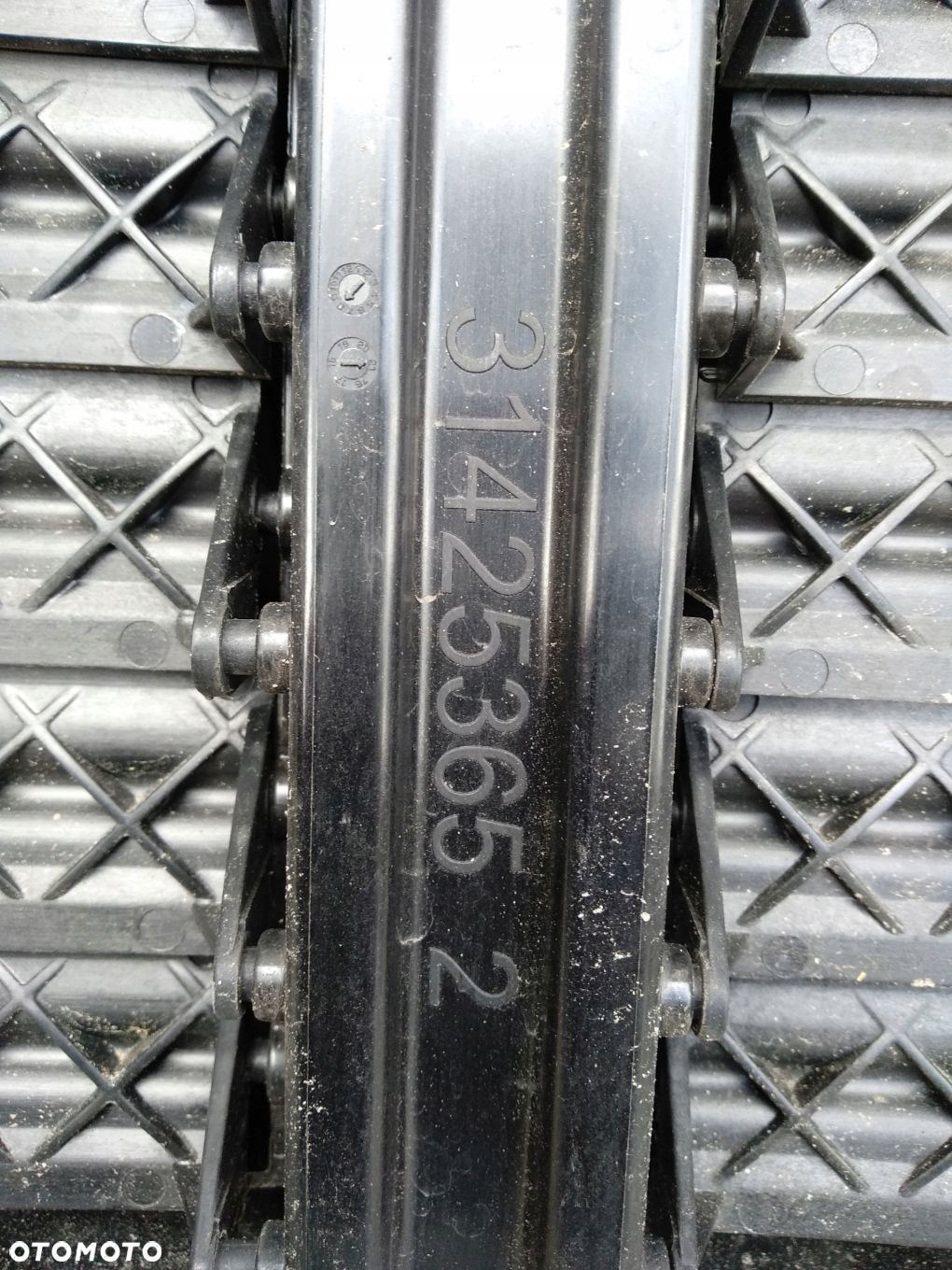 Wlot Roleta Żaluzja Volvo XC60 II 31425365 - 10