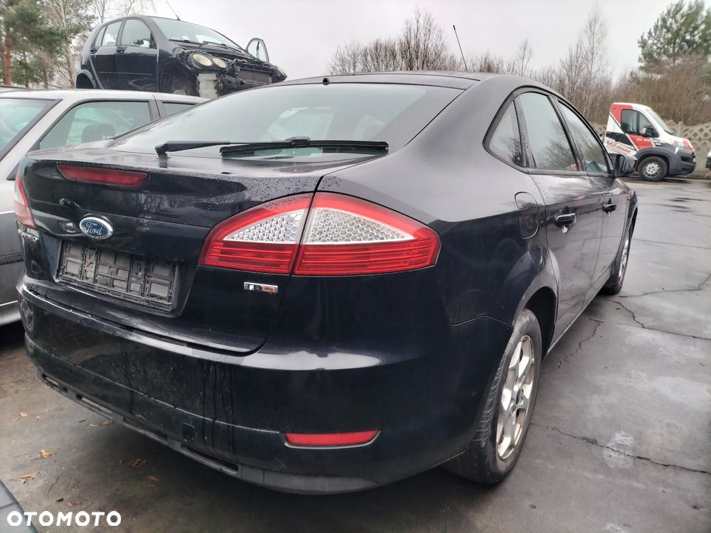CAŁE AUTO NA CZĘŚCI KIEROWNICA LAMPA TYŁ  LUSTERKA FORD MONDEO MK4 HATCHBACK  KOD LAK. BA7 - 7