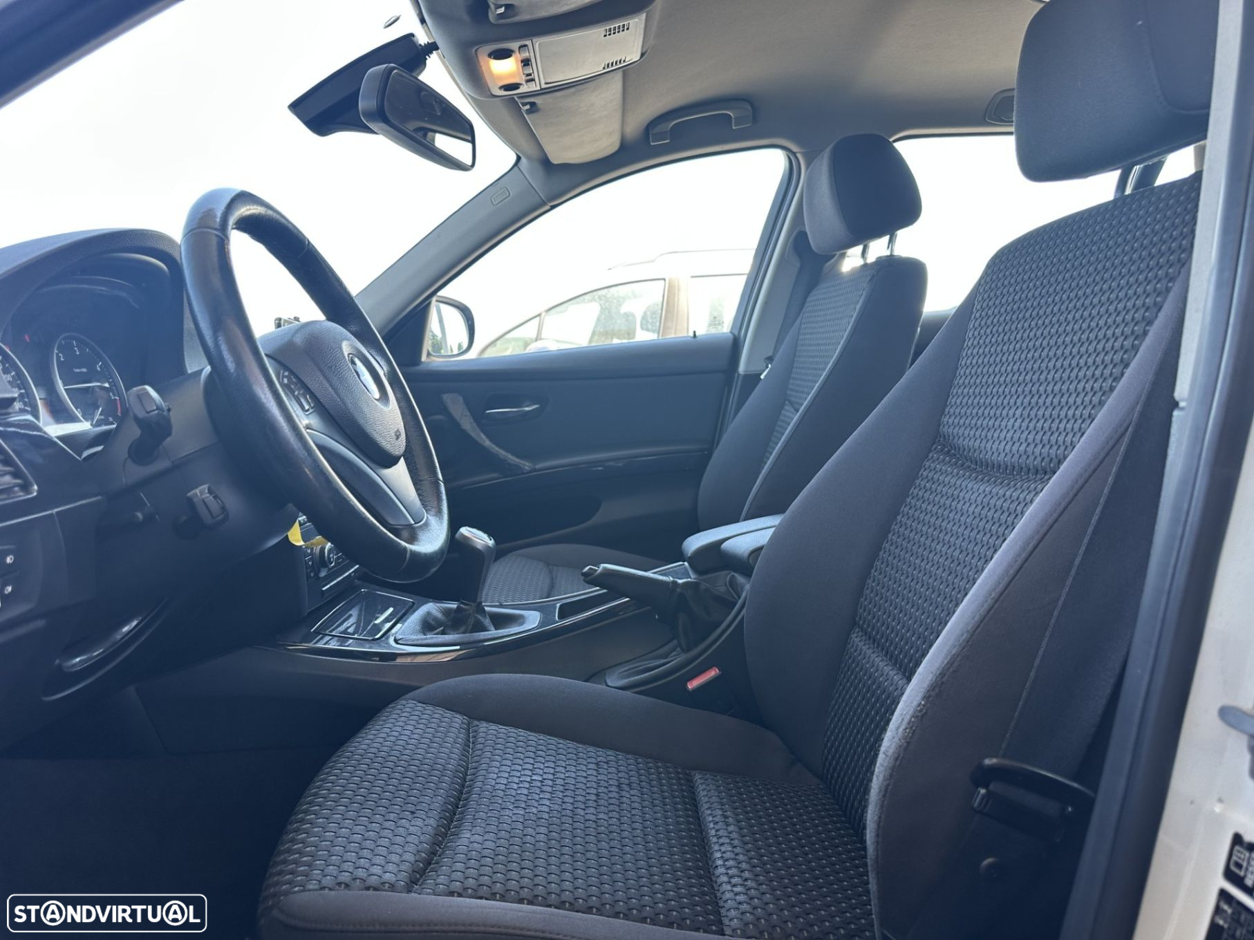 BMW 318 d Touring - 8