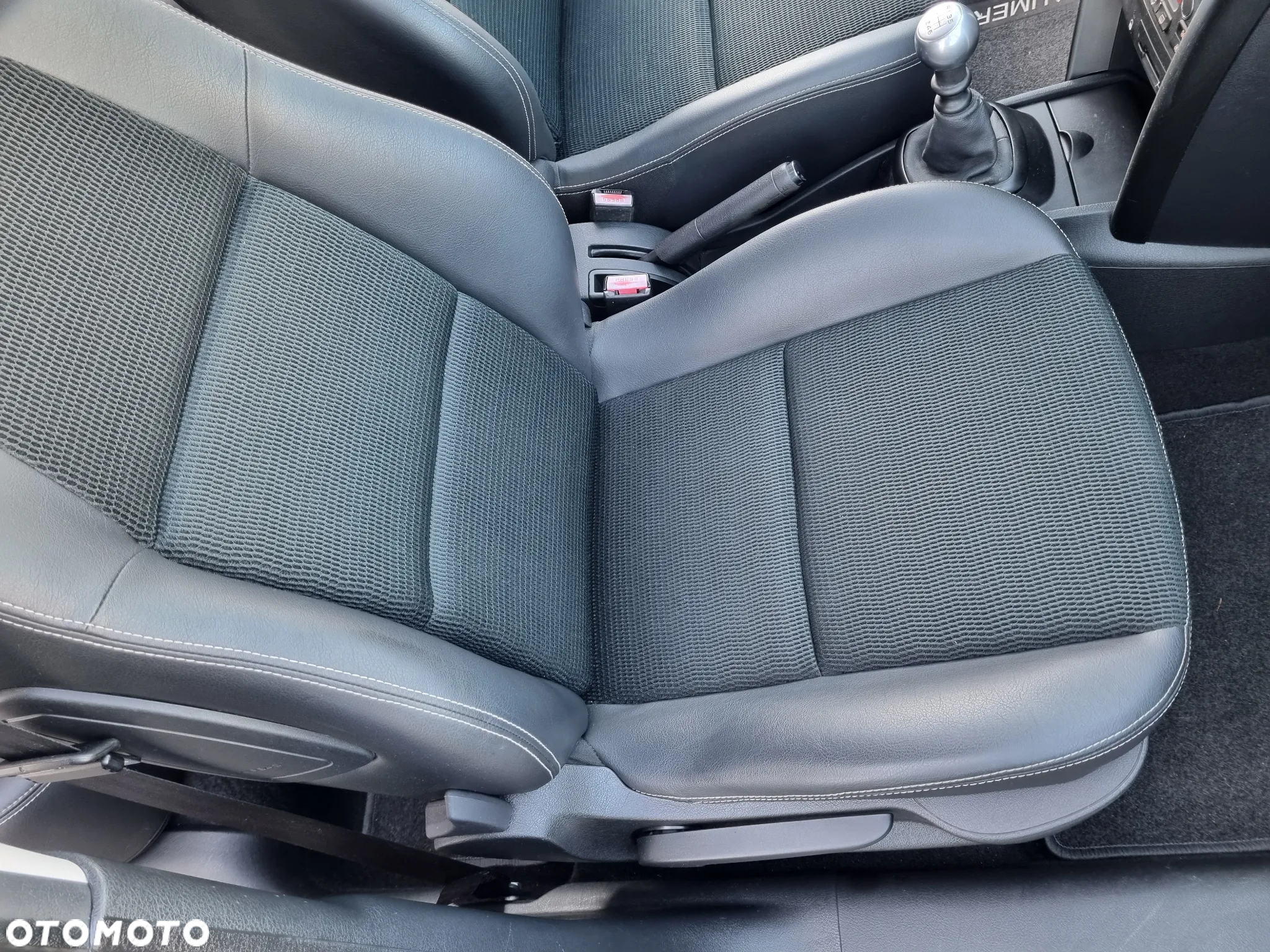 Peugeot 207 110 HDi FAP (Blue Lion) Platinum - 31