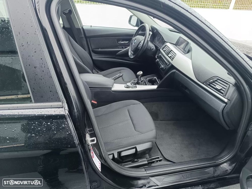 BMW 318 d Touring - 17