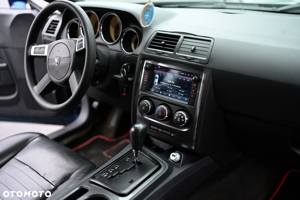 Dodge Challenger - 4