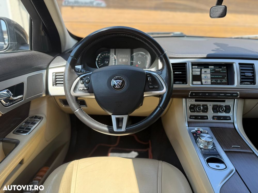 Jaguar XF - 26