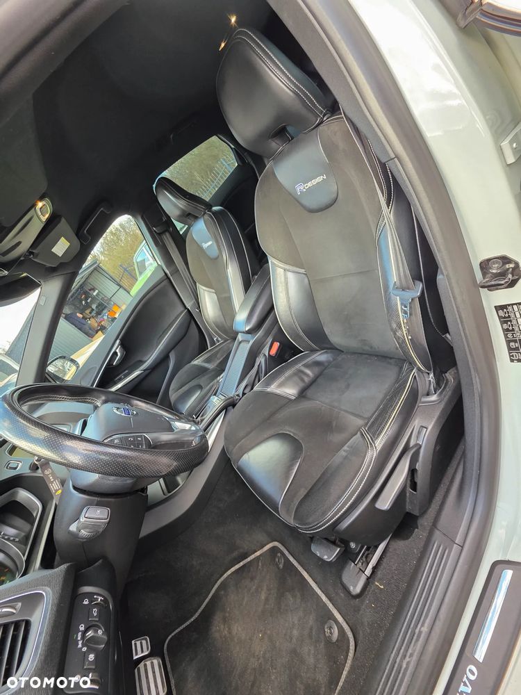 Volvo V40 D3 Geartronic R Design - 9