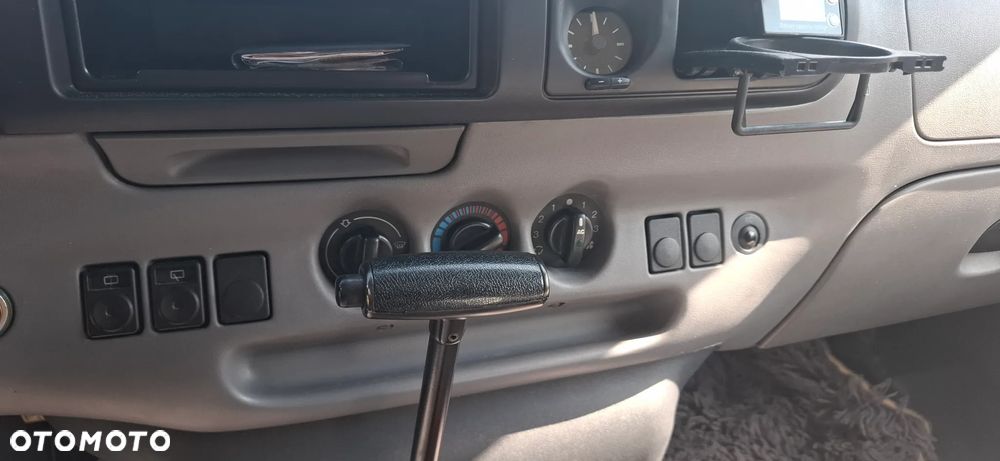 Ford Transit - 11