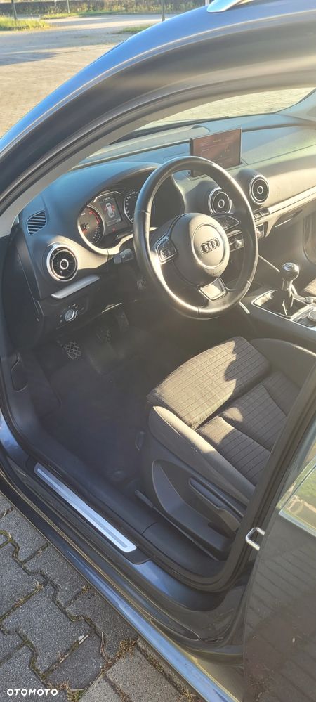 Audi A3 Sportback 2.0 TDI Ambiente - 11