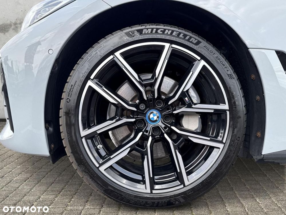 BMW i4 - 9