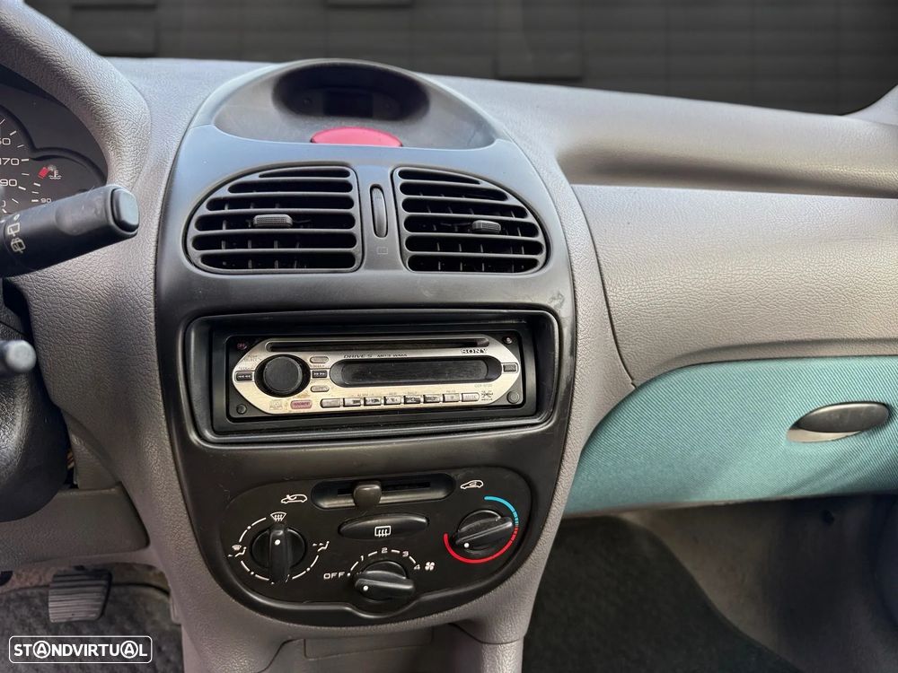 Peugeot 206 1.1 XT - 6