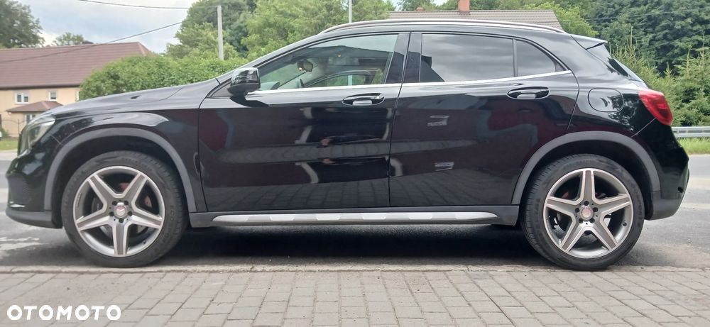 Mercedes-Benz GLA 250 7G-DCT AMG Line - 13