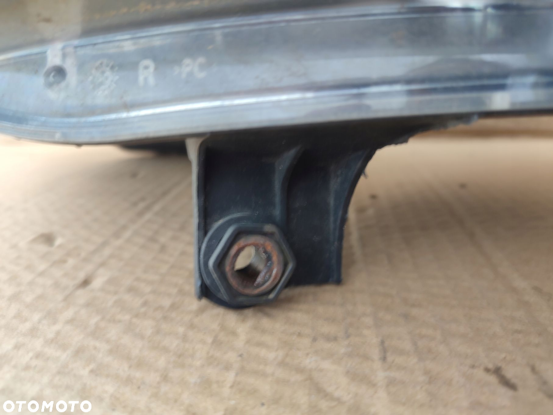 Lampa prawy przód VW CADDY III EUROPA 2K0941006B ORYGINAŁ - 6