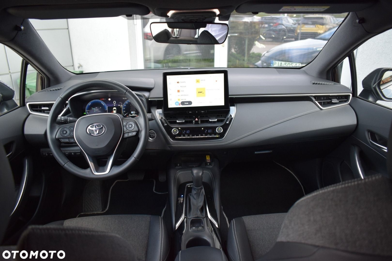 Toyota Corolla 2.0 Hybrid Style - 12