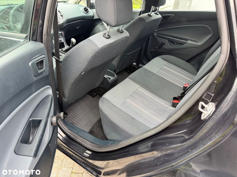 Ford Fiesta - 30