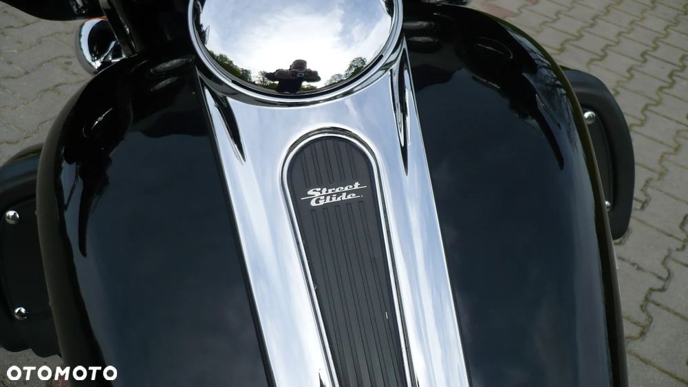 Harley-Davidson Touring Street Glide - 15