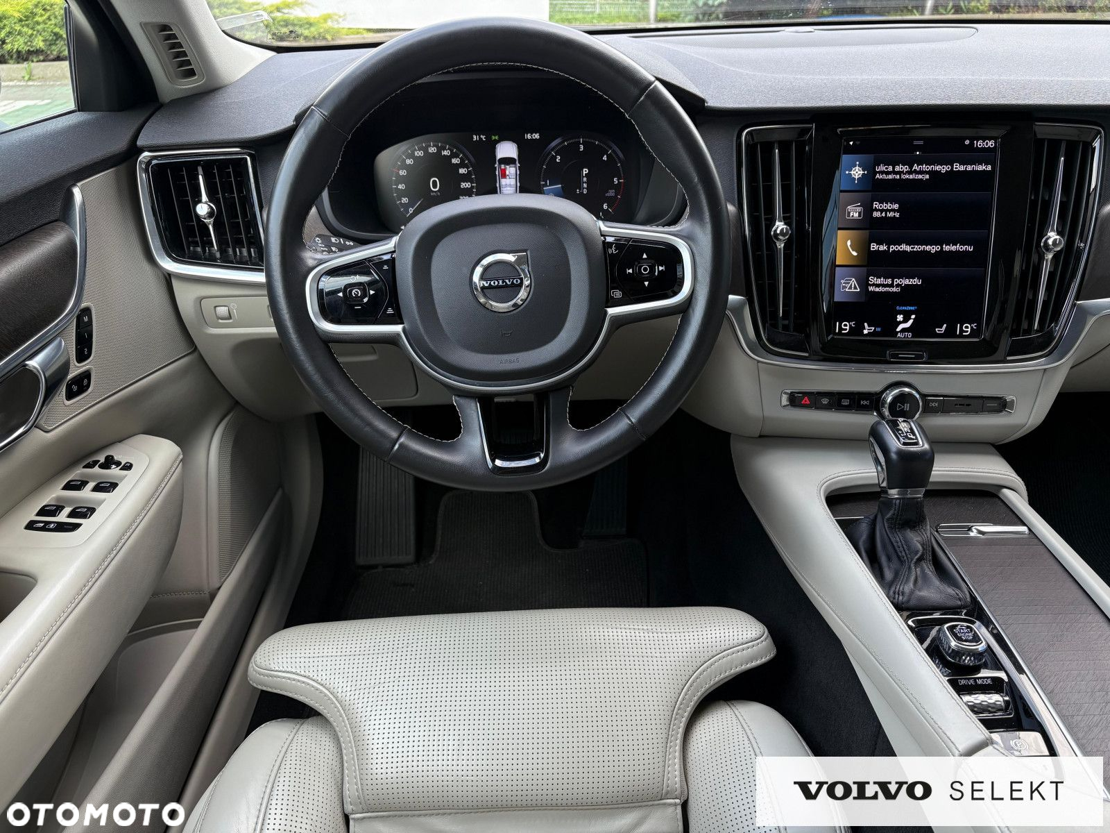 Volvo V90 Cross Country - 23