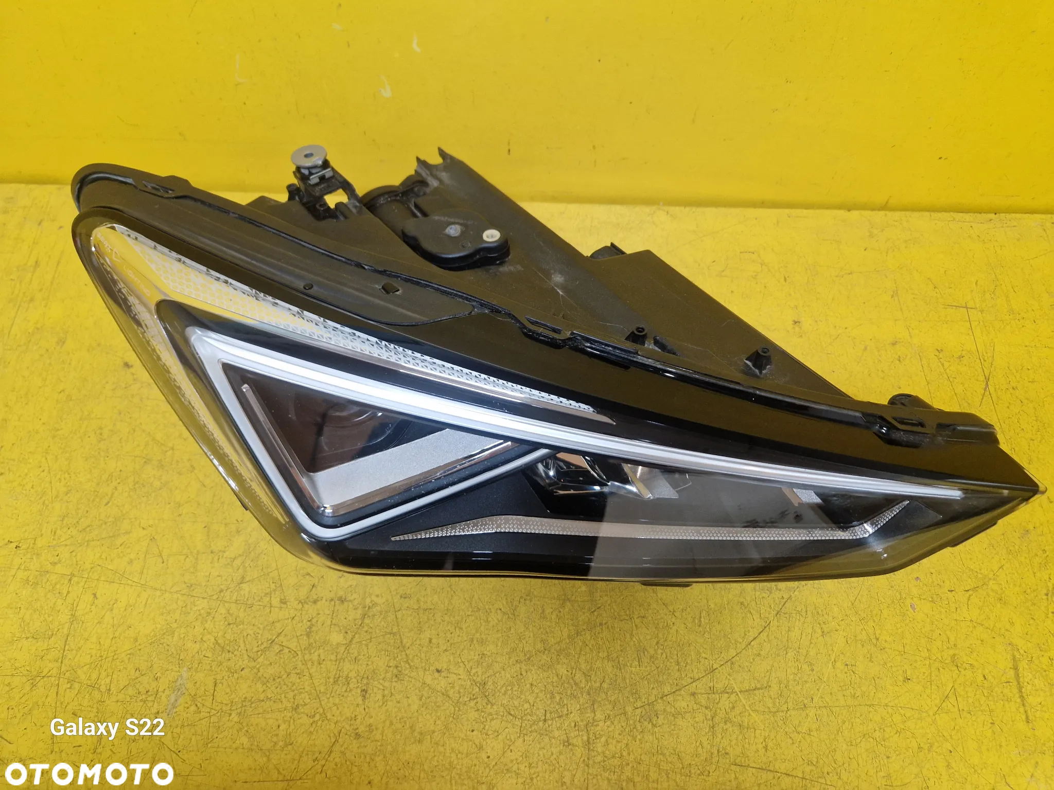 SEAT TARACCO LAMPA PRAWA PRZOD 5FJ941008C - 5