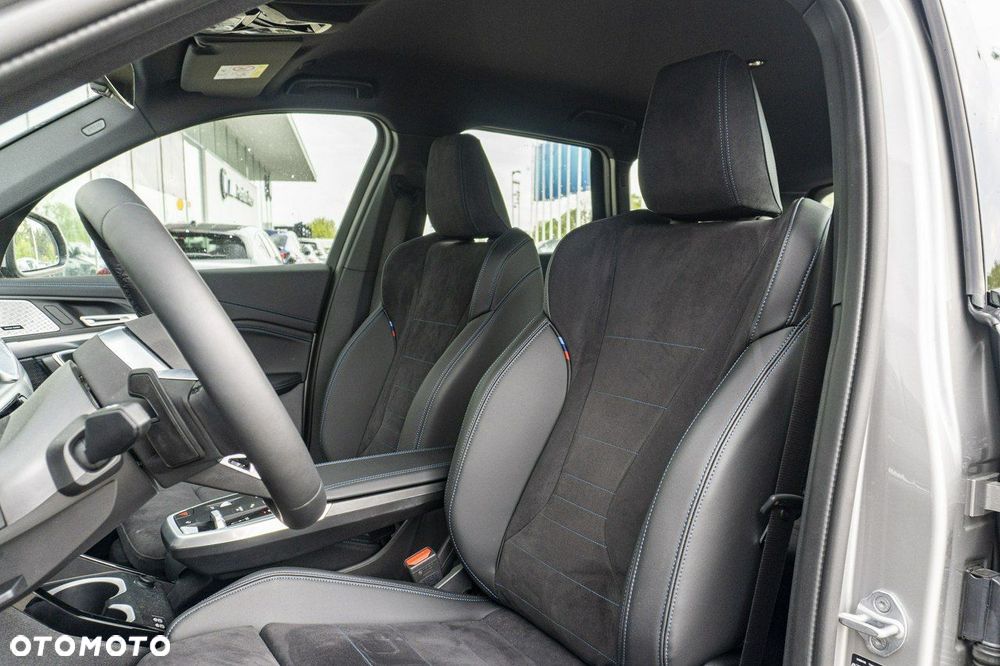 BMW X1 sDrive18i - 11