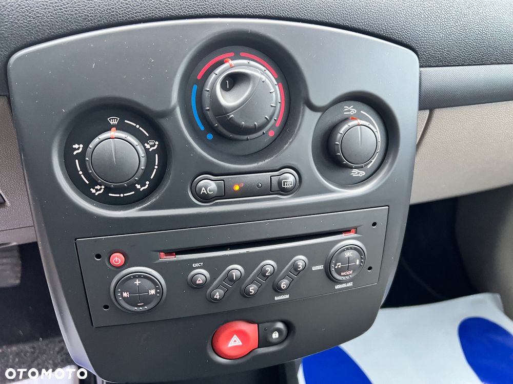 Renault Clio 1.2 16V Expression - 22