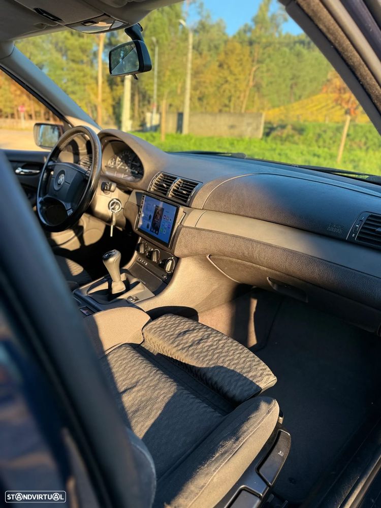 BMW 320 d Touring - 10