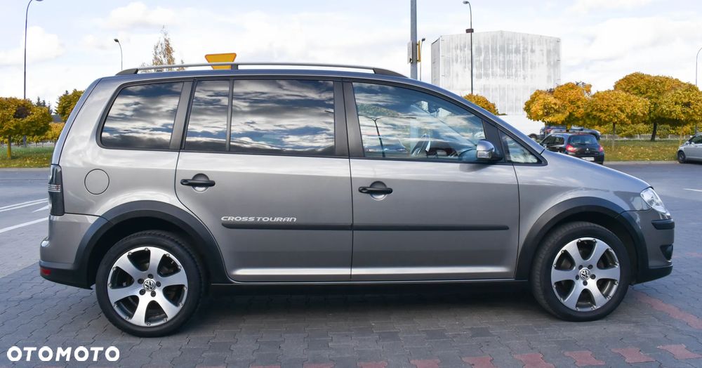 Volkswagen Touran 2.0 TDI DPF Cross - 8